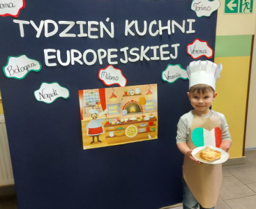 Zdjęcie indywidualne przedszkolaka z okazji Tygodnia Kuchni Europejskiej. - powiększ