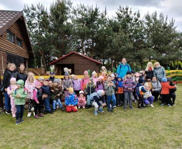 Zdjęcie grupowe wszystkich uczestników wycieczki. - powiększ