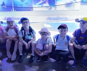 Na zdjęciu grupa Biedronek podczas wycieczki do opolskiego Zoo.  - powiększ